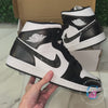 Jordan 1 - Panda/Jet Hematite - Mids*